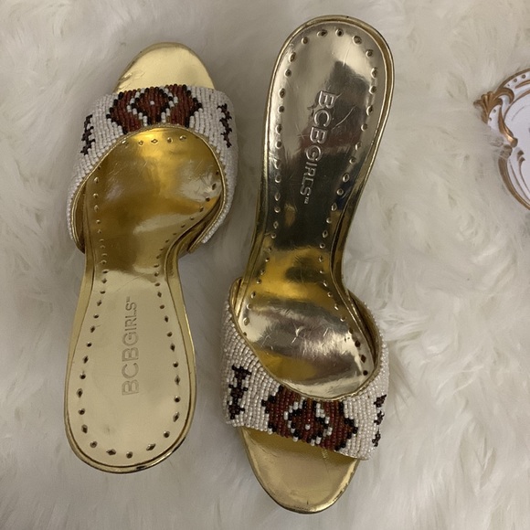 BCBGIRLS Metallic sandals w/bead detail Size 8 - Picture 7 of 16